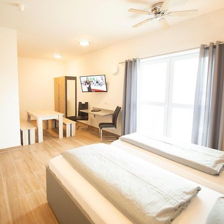 Stadthotel Донаувёрт Экстерьер фото