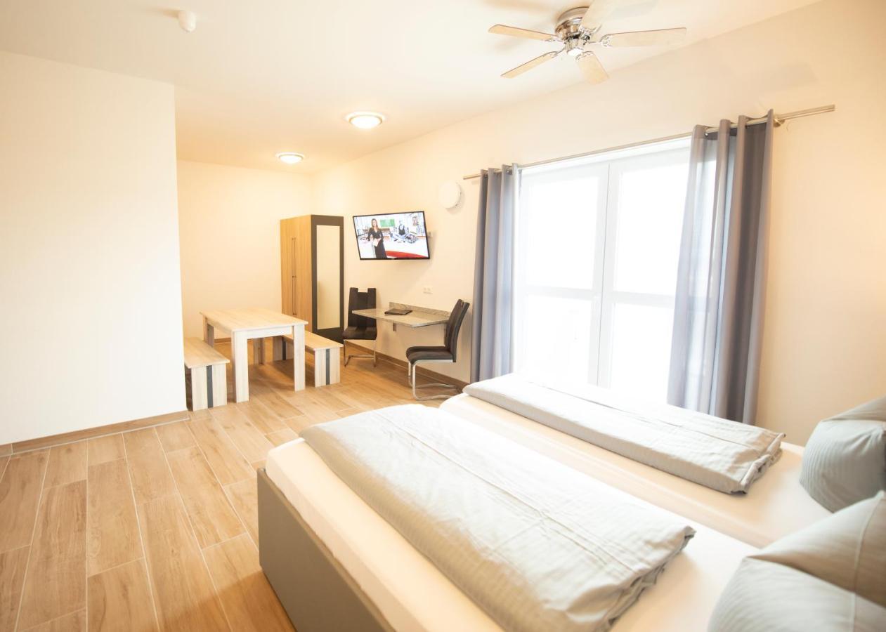 Stadthotel Донаувёрт Экстерьер фото