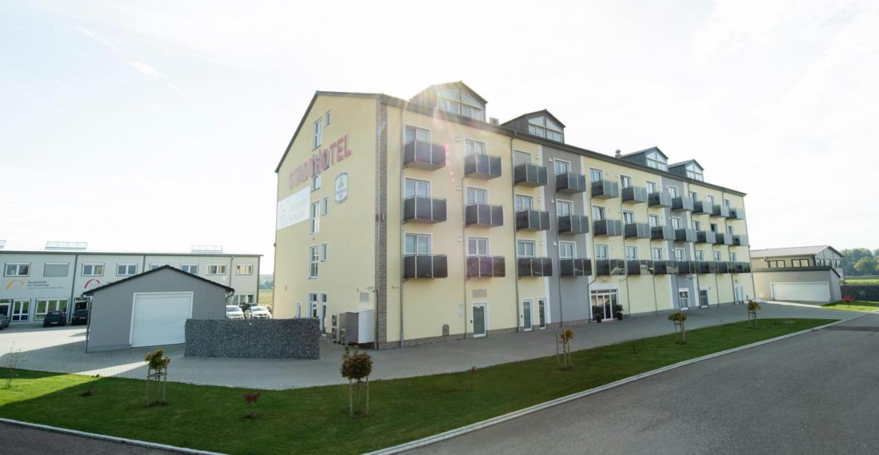 Stadthotel Донаувёрт Экстерьер фото