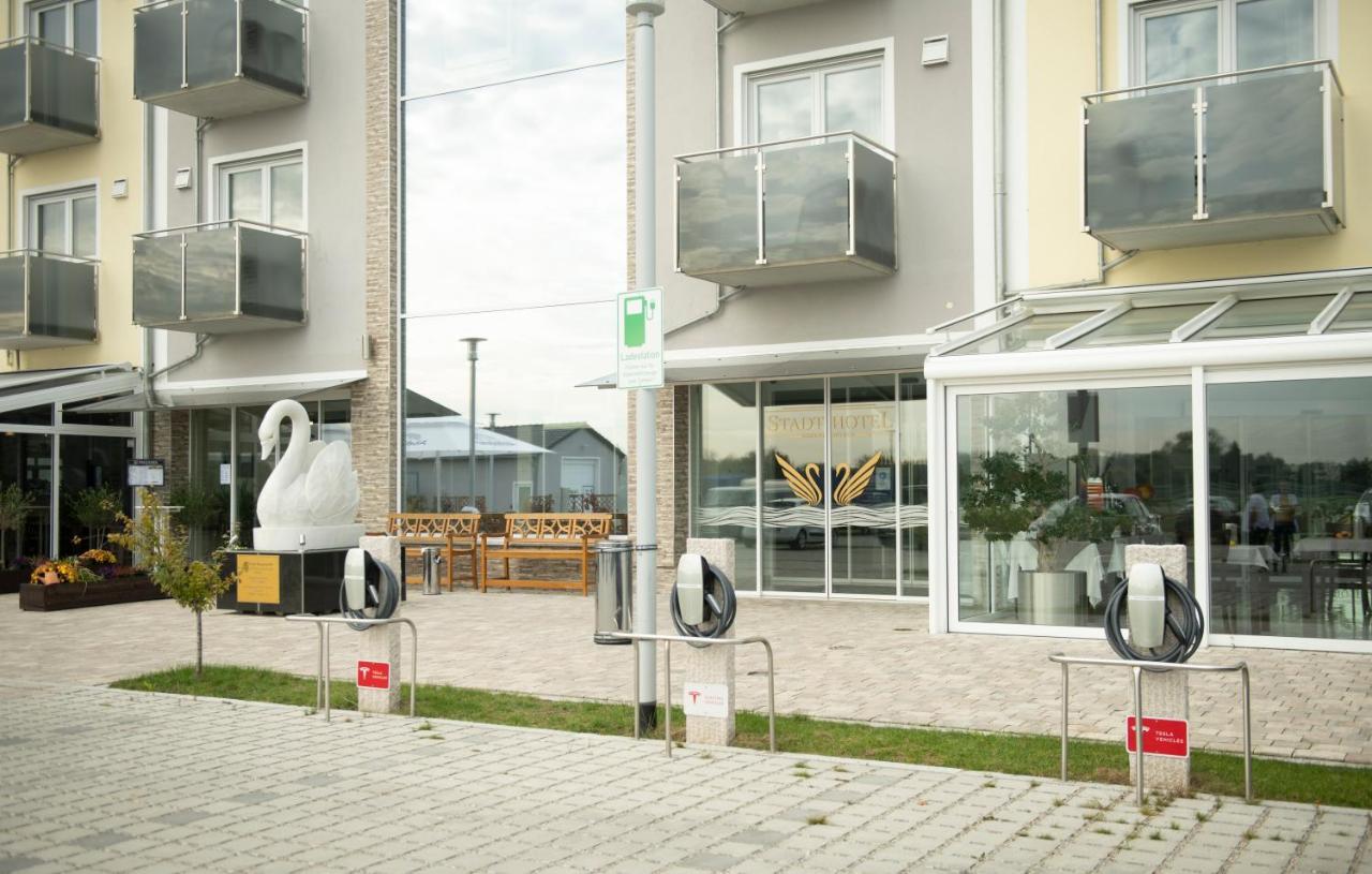 Stadthotel Донаувёрт Экстерьер фото