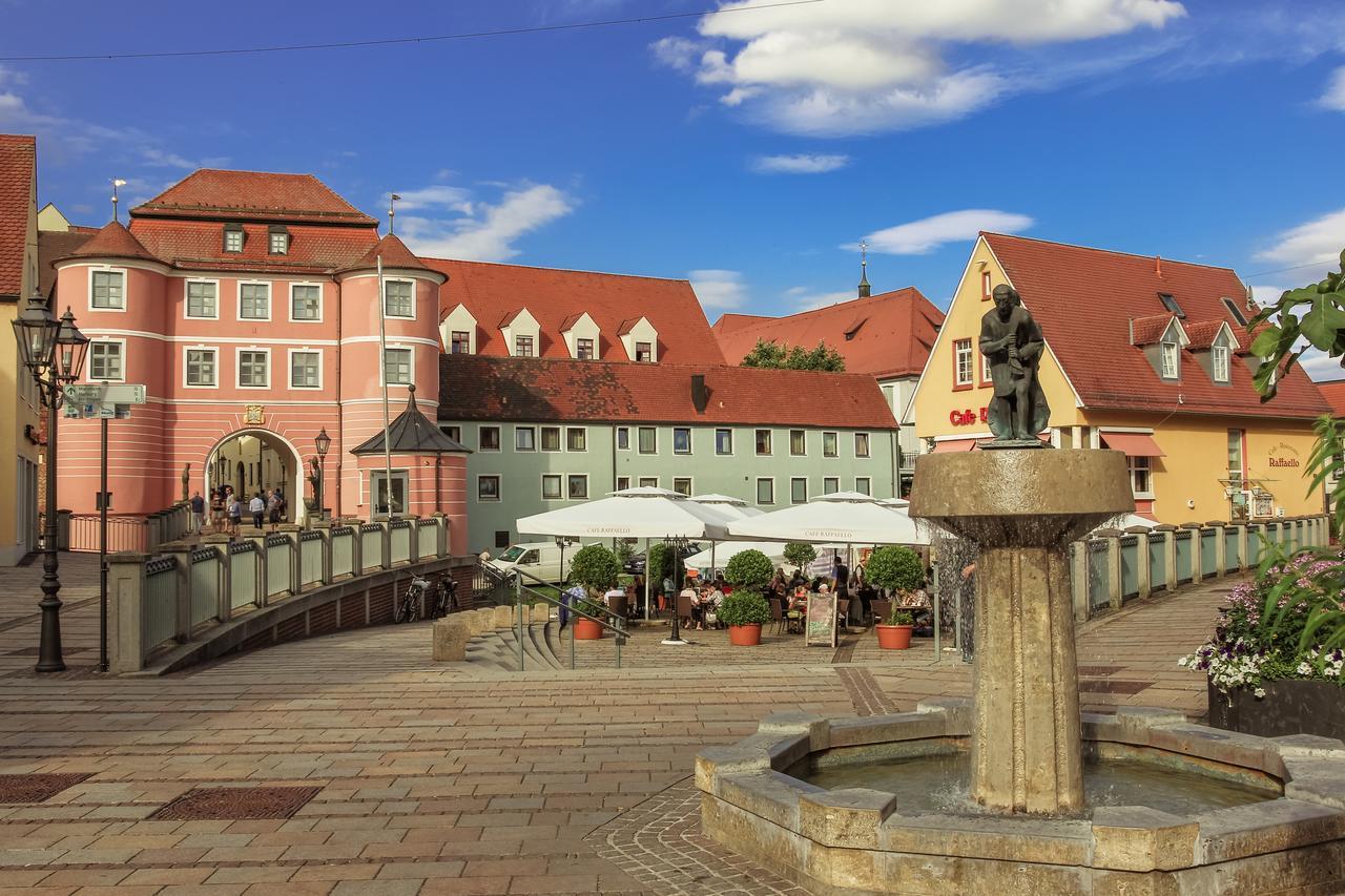 Stadthotel Донаувёрт Экстерьер фото