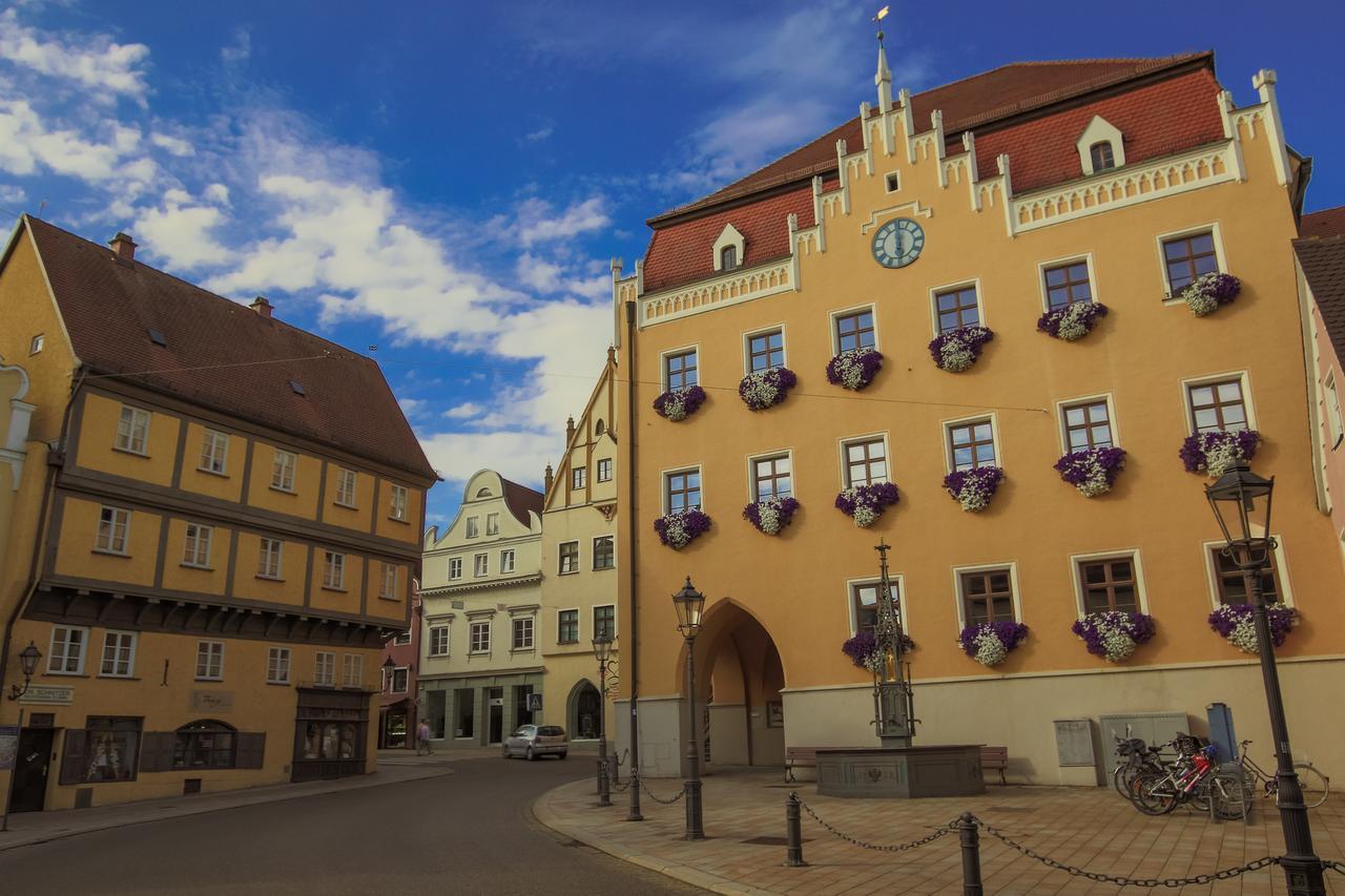 Stadthotel Донаувёрт Экстерьер фото