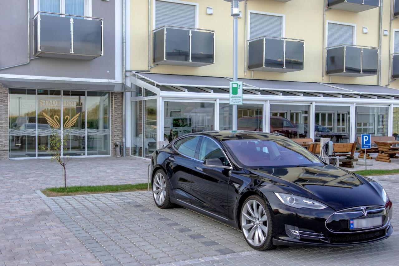 Stadthotel Донаувёрт Экстерьер фото